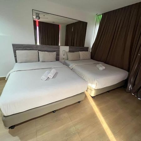 Tropical Hotel Kota Damansara Petaling Jaya Exteriör bild