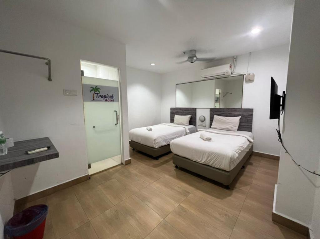 Tropical Hotel Kota Damansara Petaling Jaya Exteriör bild