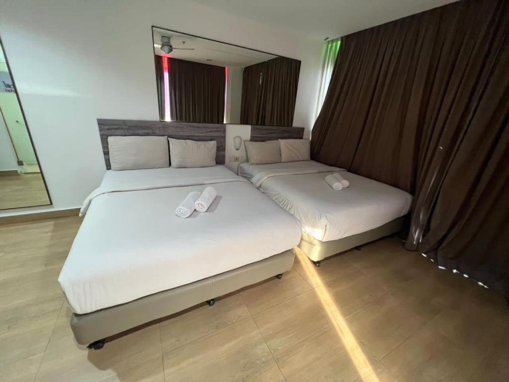 Tropical Hotel Kota Damansara Petaling Jaya Exteriör bild